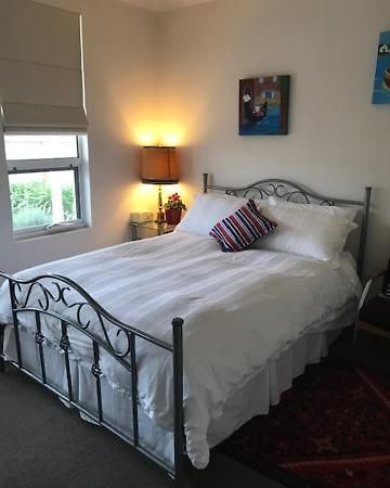 Not Quite The Ritz Bed and Breakfast Αδελαΐδα Εξωτερικό φωτογραφία